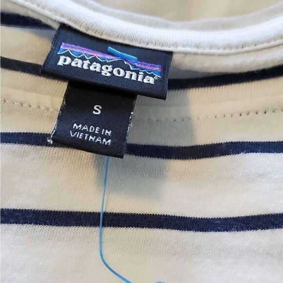 Patagonia White & Blue T-Shirt. - Picture 3 of 4